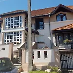 Guest house Szofia 3*